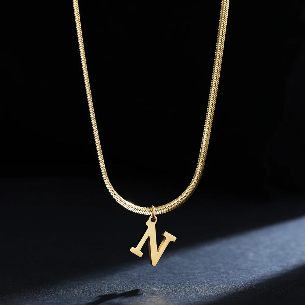 Dames chokerketting met initiaalhanger n