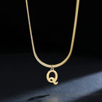 Dames chokerketting met initiaalhanger q