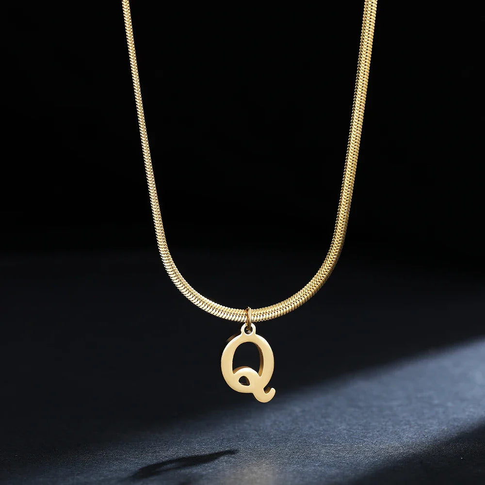 Dames chokerketting met initiaalhanger q