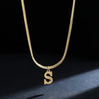 Dames chokerketting met initiaalhanger s