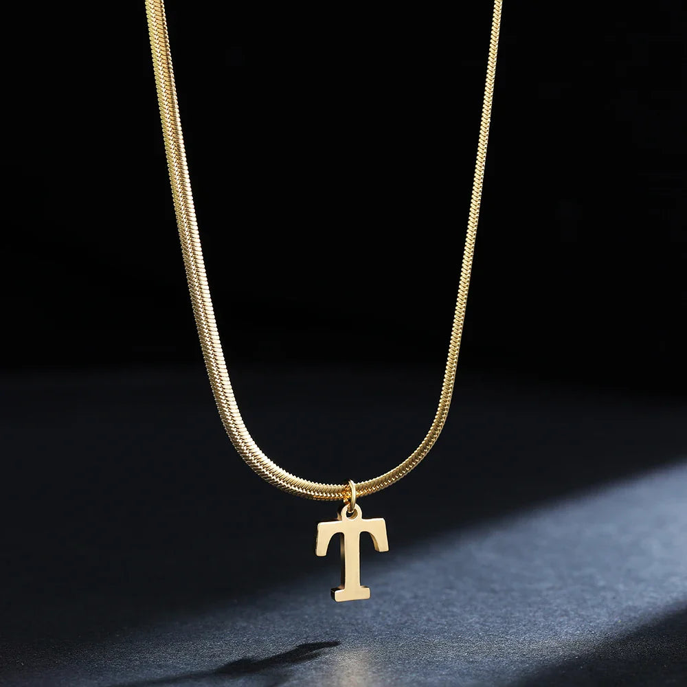 Dames chokerketting met initiaalhanger t