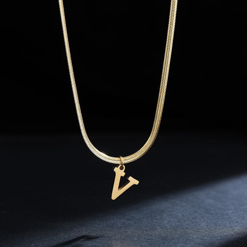 Dames chokerketting met initiaalhanger v