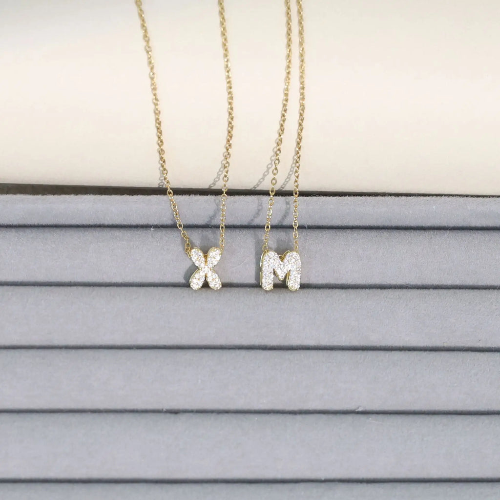 Dames chokerketting met minimalistische initiaalhanger