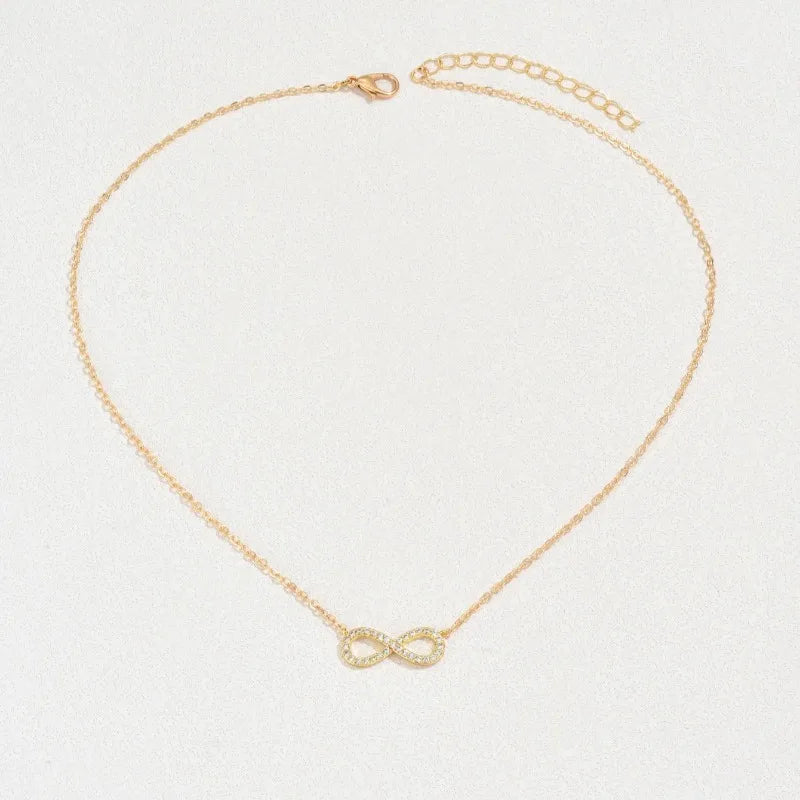 Choker met fonkelende oneindigheidshanger