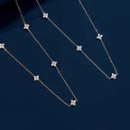 Choker met fonkelende klaverbloem-hangers zilver