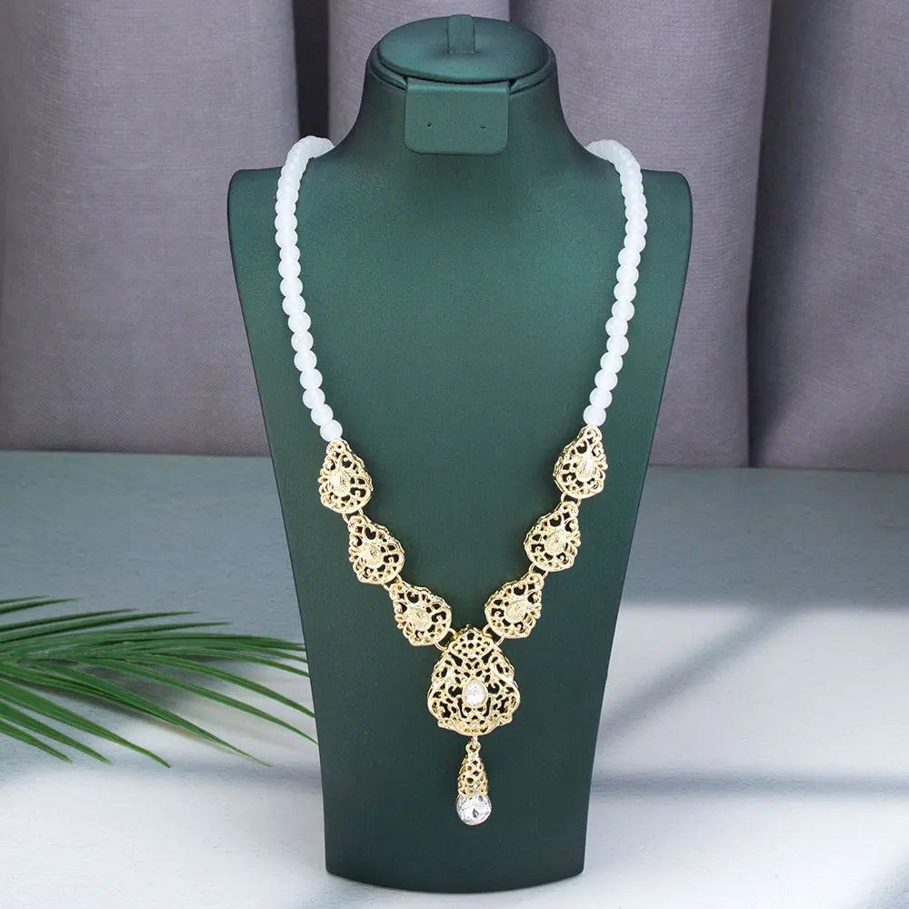 Lange ketting met traditionele witte Arabische huwelijkshanger