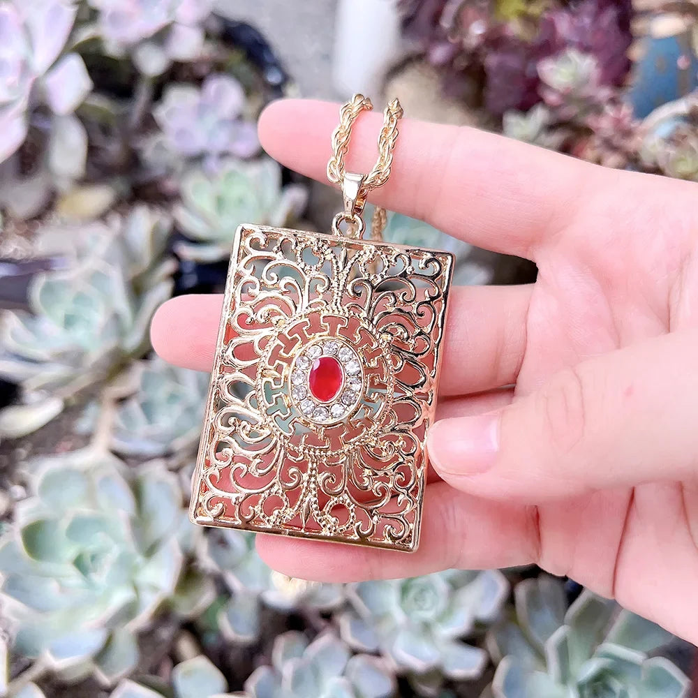 Lange ketting met traditionele Arabische rode hanger