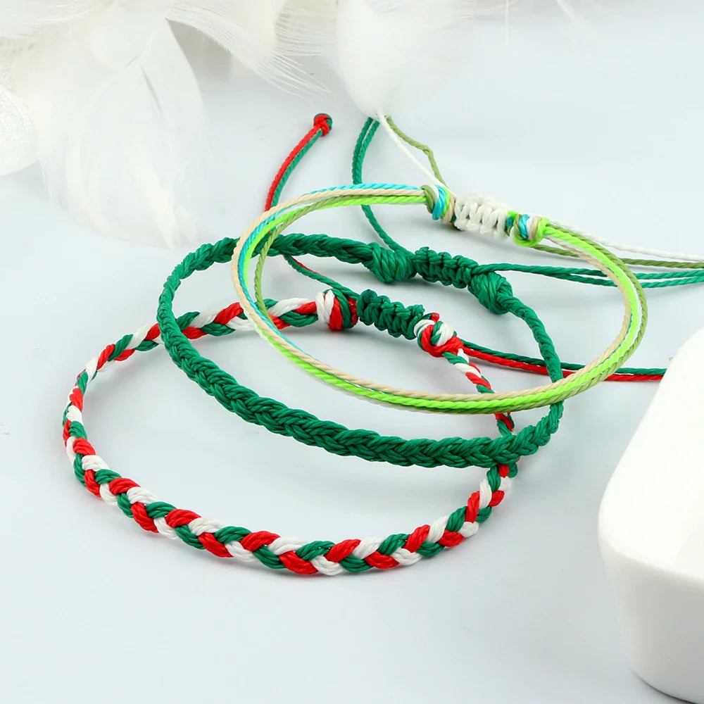 Set van 3 gevlochten, waterdichte Braziliaanse armbanden groen en rood
