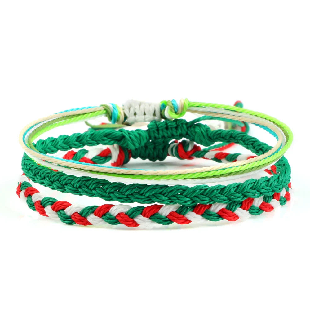 Set van 3 gevlochten, waterdichte Braziliaanse armbanden groen en rood 