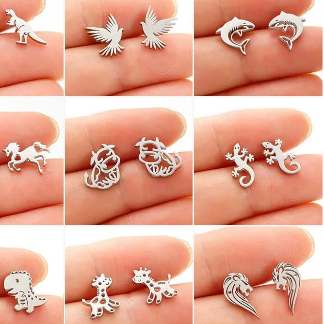 Kleine stud oorbellen met haaienmotief