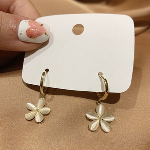 Boucles d'Oreilles Fleur Opale