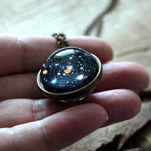 Collier Pendentif Galaxie Nebula Univers en Verre