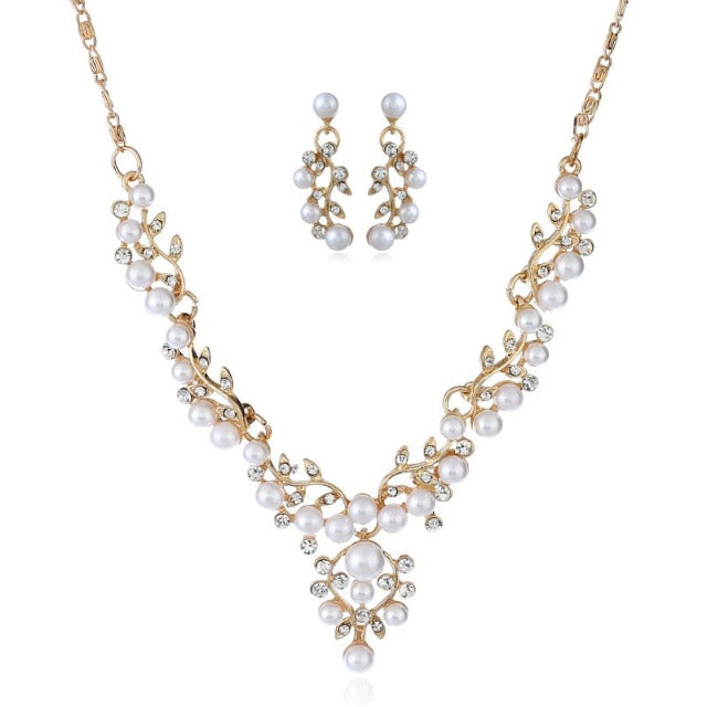 Crystalline Azuria Tranen Set met Rode Zirkonia Kristallen Halsketting 45 cm Bengelen Oorbellen Armband 18 kt Witgoud Verguld